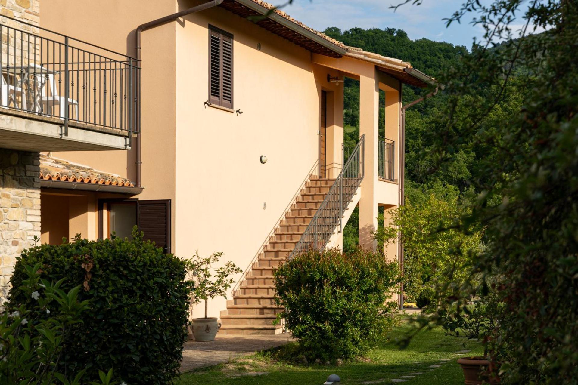 Вилла Relais Parco Del Subasio Пьяно-делле-Пьеве Экстерьер фото
