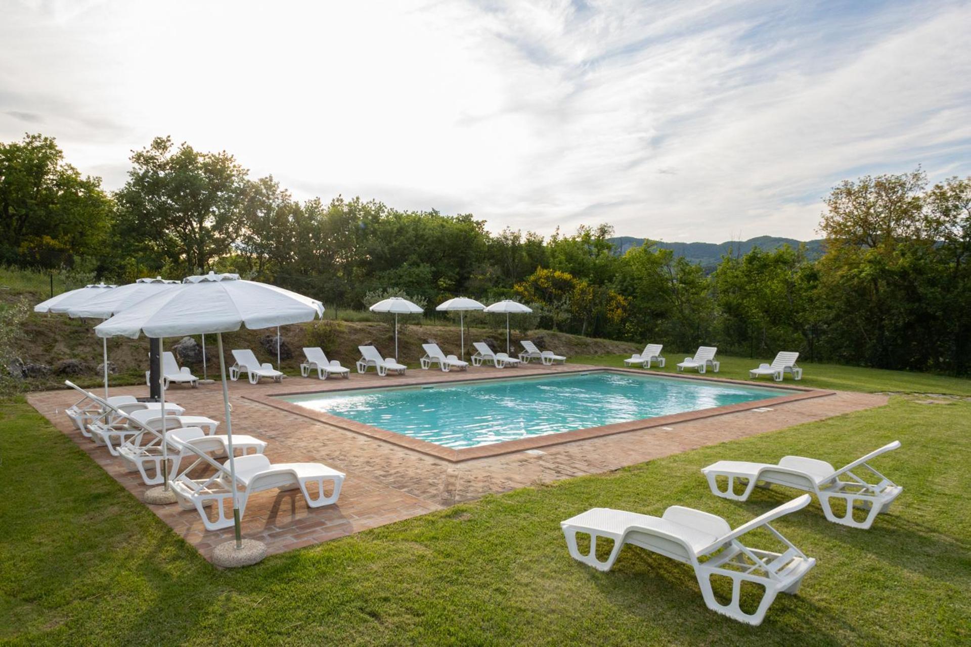 Вилла Relais Parco Del Subasio Пьяно-делле-Пьеве Экстерьер фото